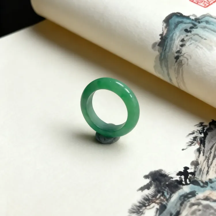 天然翡翠a货，满绿戒指，男女适用，国风贵气珠宝，高端翡翠戒指定制