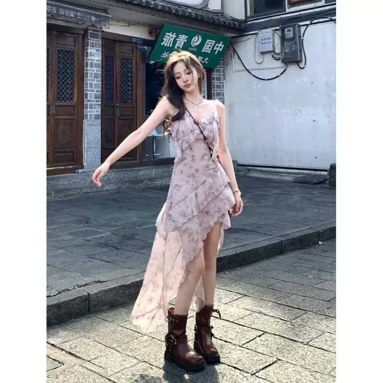 紫色不规则荷叶边长裙收腰连衣裙女夏季新款设计感吊带裙碎花裙子