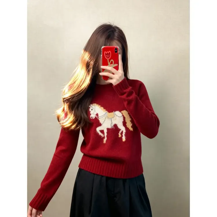 红色印花毛衣2026马年本命年衣服女秋冬慵懒高级感小香风针织上衣