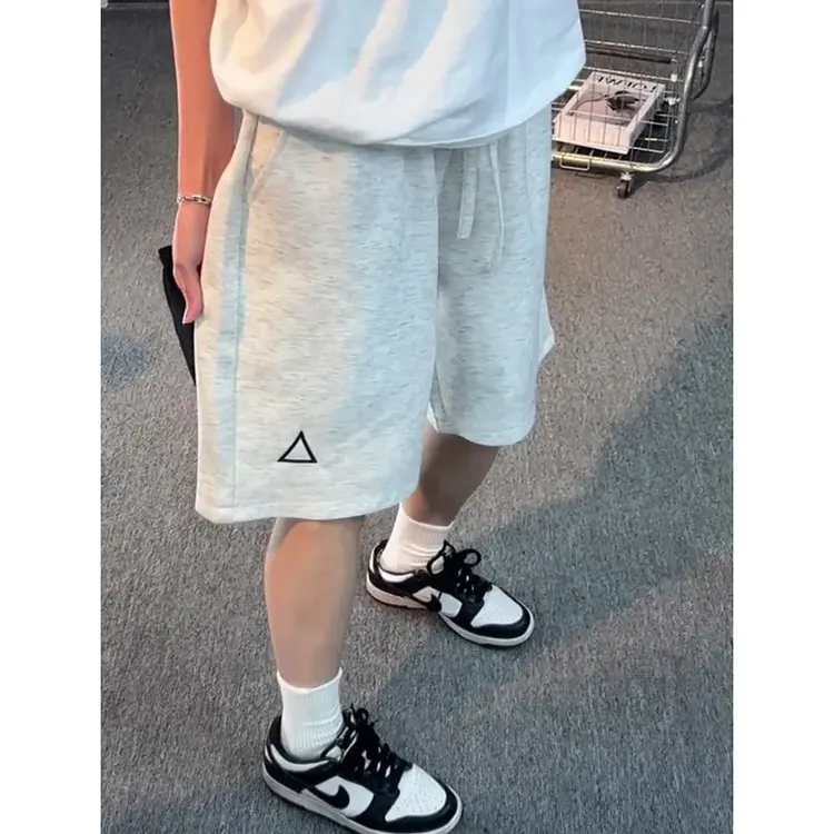 美式花灰色运动五分卫裤男夏季三角标设计感刺绣短裤宽松直筒中裤