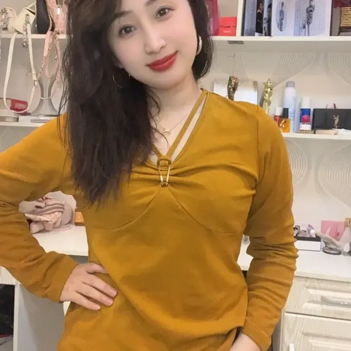 冬季新款法式纯欲V领扭结扣设计感修身长袖T恤内搭显瘦洋气上衣