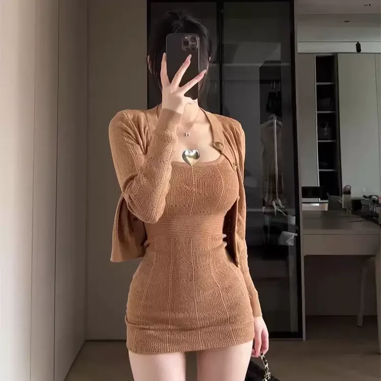 小香风针织衫镂空金扣开衫毛衣修身短上衣背心包臀裙套装女气质秋