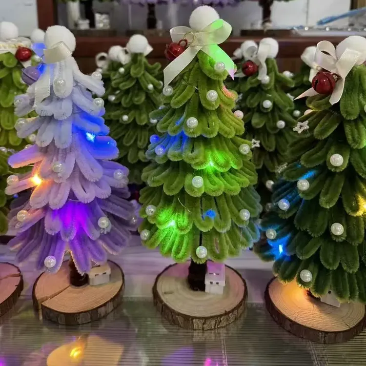 NM-【到手8个】23*11带灯礼袋款成品扭扭圣诞树 学生文具套装