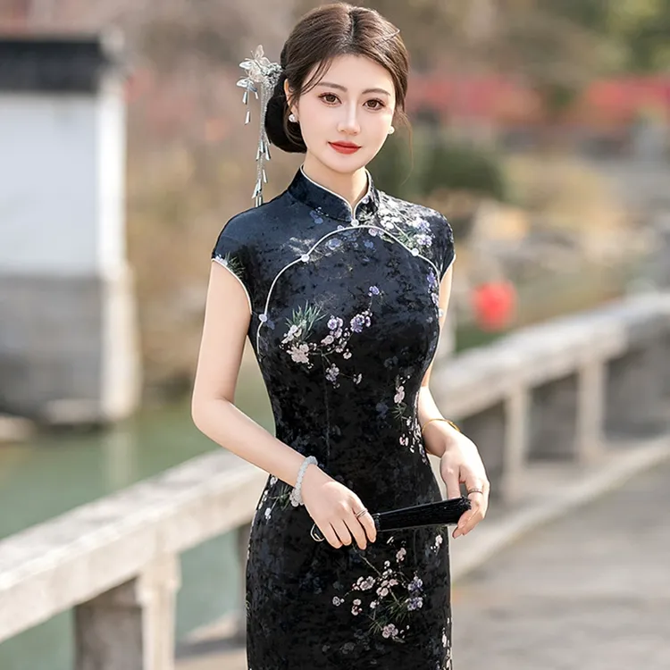 新中式旗袍高端2025夏季老上海日常可穿素雅国风礼服宴会连衣裙