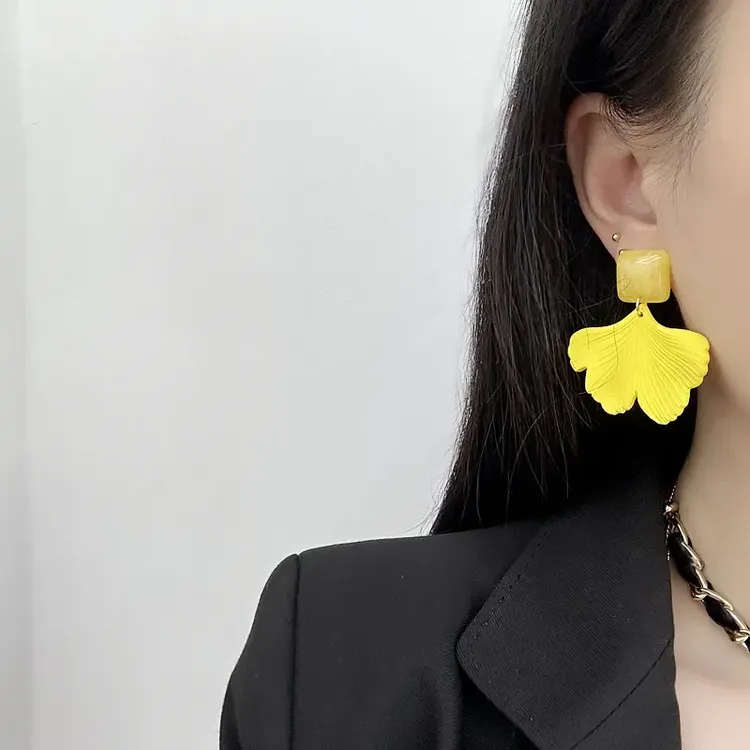 合金耳饰 海边度假风黄色银杏叶耳钉耳饰女精致时尚气质百搭耳环