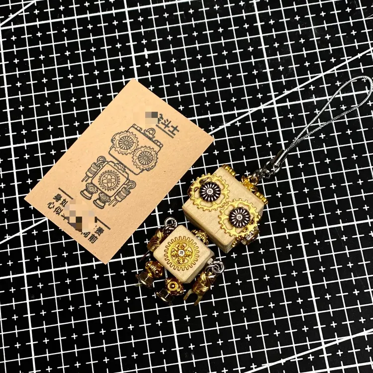 黄金斗士朋克机器人摆件钥匙扣包挂车载香薰款节日生日礼品装