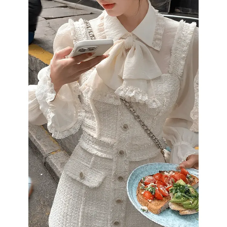 法式新款杏色小香风收腰连衣裙/蝴蝶结衬衫两件套女千金风套装qp