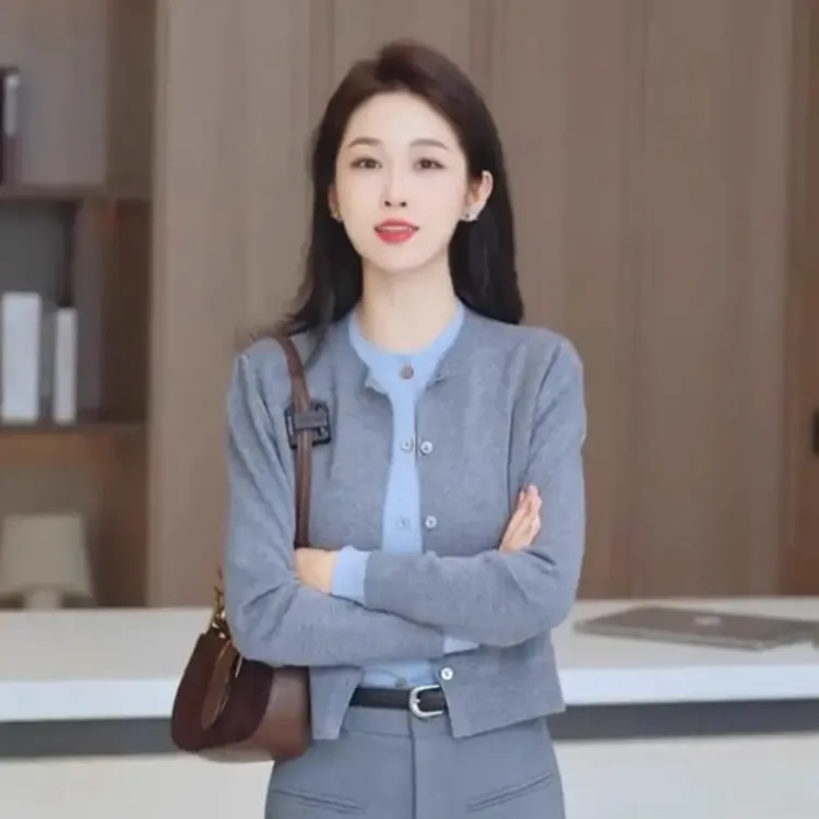 轻奢高级感单排扣假两件针织衫女春2025新款洋气显瘦百搭毛衣外套