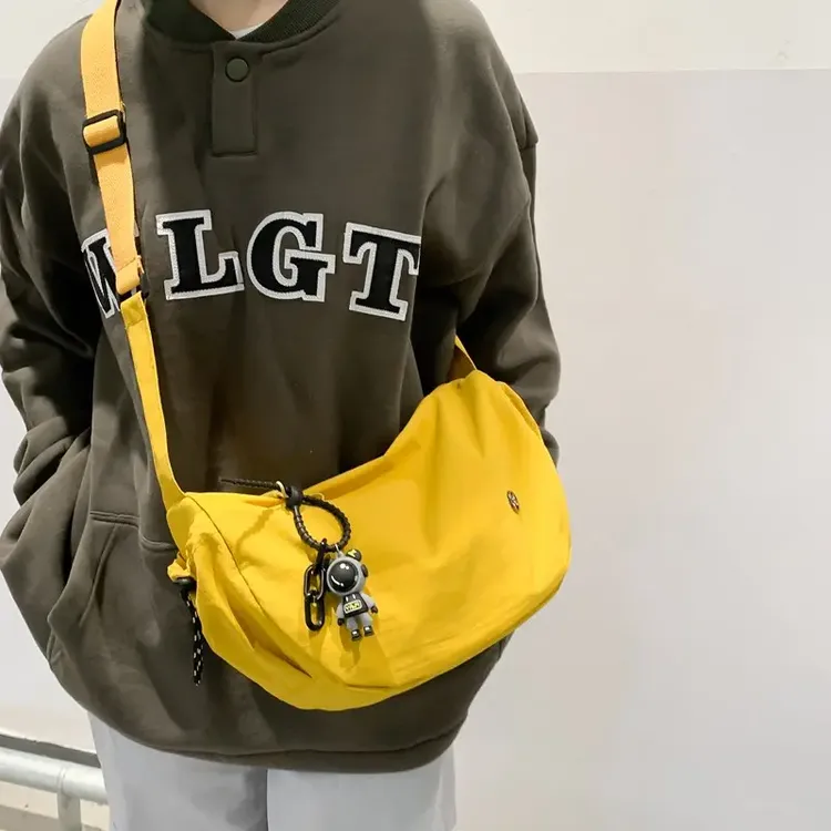 大容量包包新款通勤单肩饺子包休闲运动马鞍斜挎包轻便骑行包Q862