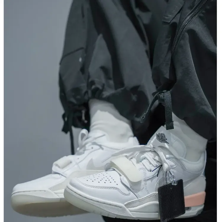 NIKE/耐克正品女鞋AJ 312 蛇年限定CNY白粉休闲板鞋 - HF3182-100