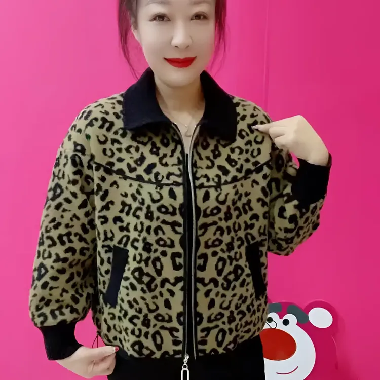 《专柜品质》春季新款洋气休闲时尚百气质搭豹纹女士上衣短款外套Z