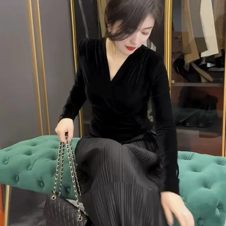 丝绒抽绳V领上衣2025秋季新款长袖打底T恤衫女气质百搭