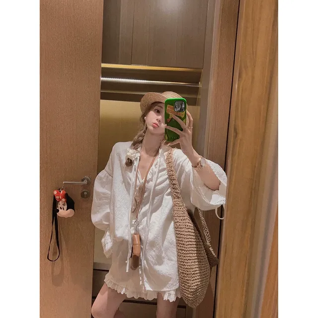 Yukiss 法式白色蕾丝刺绣荷叶边V领衬衫女夏韩设计感宽松套头上衣