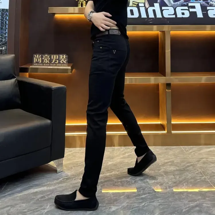 2025牛仔裤男小脚裤修身弹力春秋中腰立体剪裁拉链直筒裤