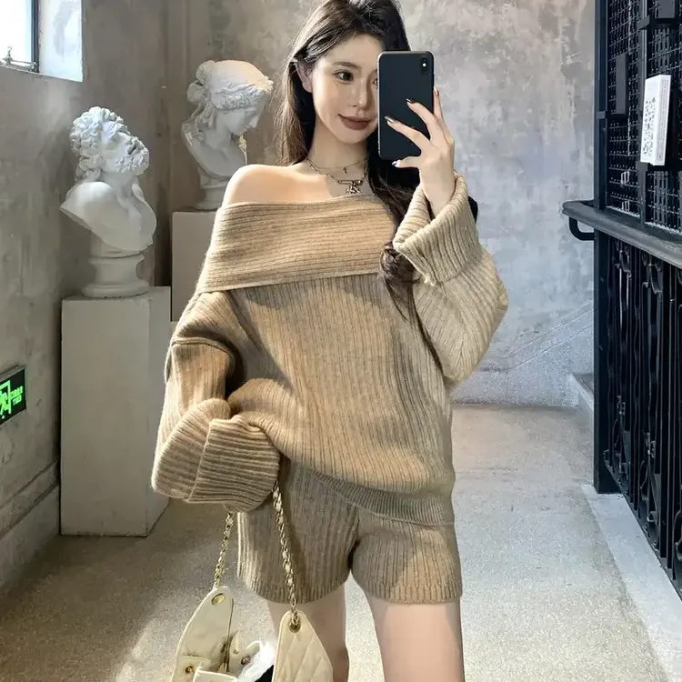 秋冬韩系时尚洋气慵懒一字肩毛衣两件套女内搭高腰针织短裤套装