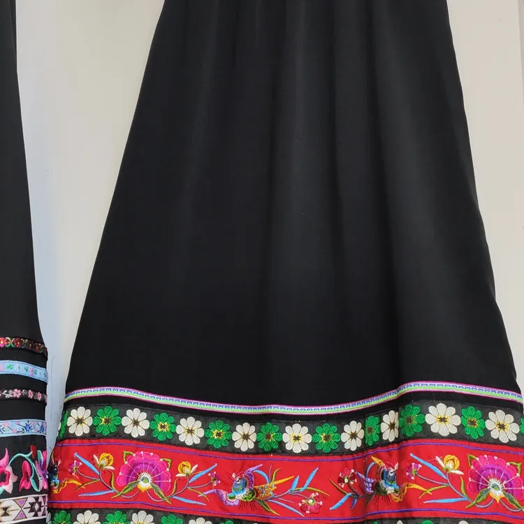 80/135斤穿A字裙重工刺绣民族风长裙