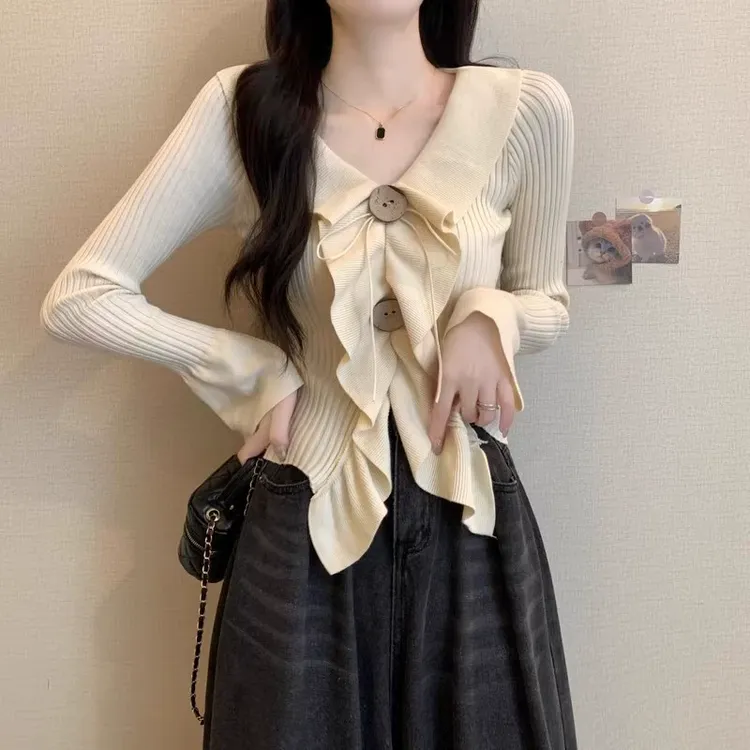 秋冬荷叶边长袖打底针织衫上衣设计感别致修身收腰短款毛衣女内搭