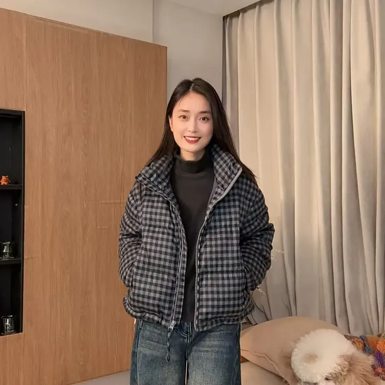 8813-拉链厚款90白鸭绒立领格子羽绒服短款宽松百搭休闲保暖韩版