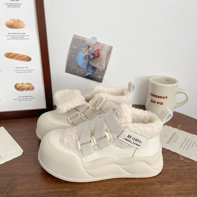 奶白加绒高帮小白鞋女丑萌魔术贴棉鞋冬季新款chic小众百搭板鞋