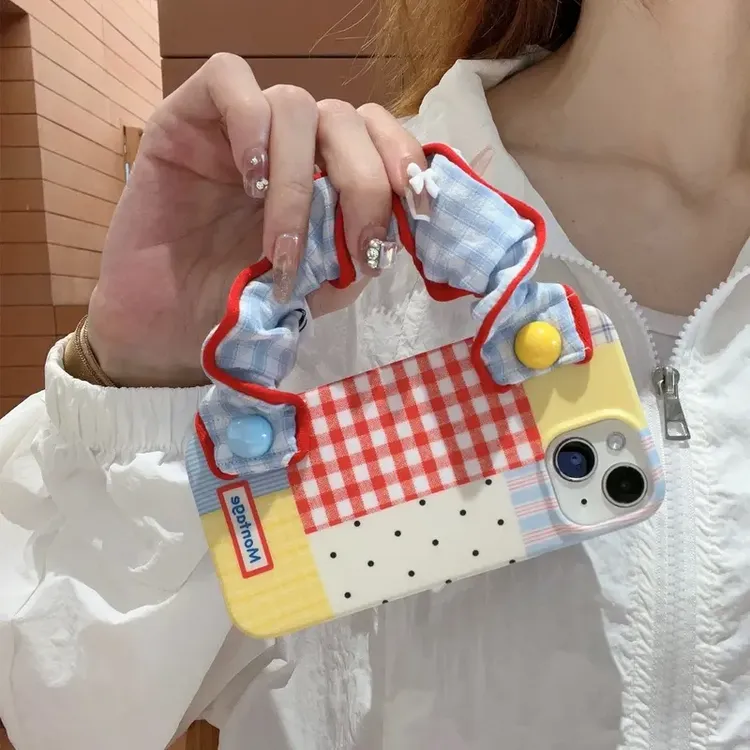 夏日个性拼接格纹蓝色格子腕带适用iphone16pro手机壳15新141312