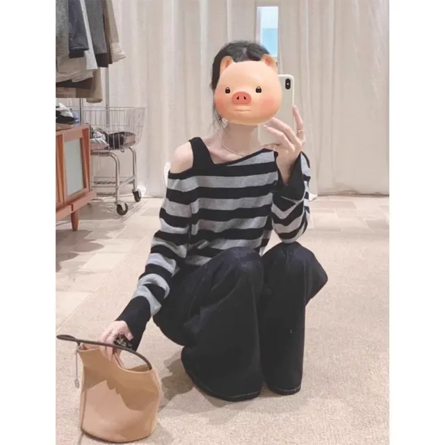 法式不规则撞色条纹斜肩针织衫女秋冬韩系穿搭修身露肩针织衫上衣