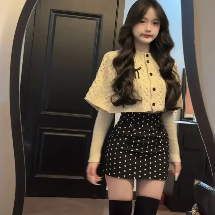 蜜糖糖mimi｜千金风蝴蝶结纽扣斗篷披肩打底针织衫毛衣二件套