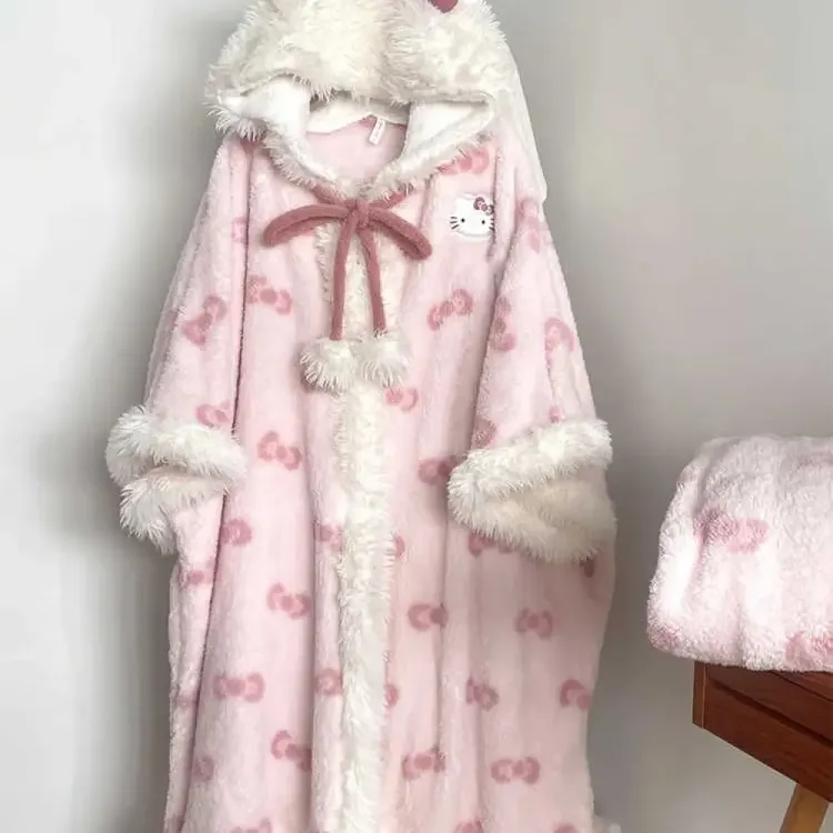 冬季可爱HelloKitty斗篷睡衣女加绒珊瑚绒韩版休闲家居服保暖睡袍