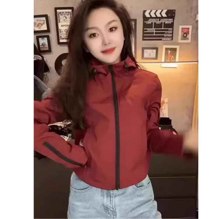 2025春季韩版连帽冲锋衣外套女短款宽松时尚风衣百搭夹克上衣外穿