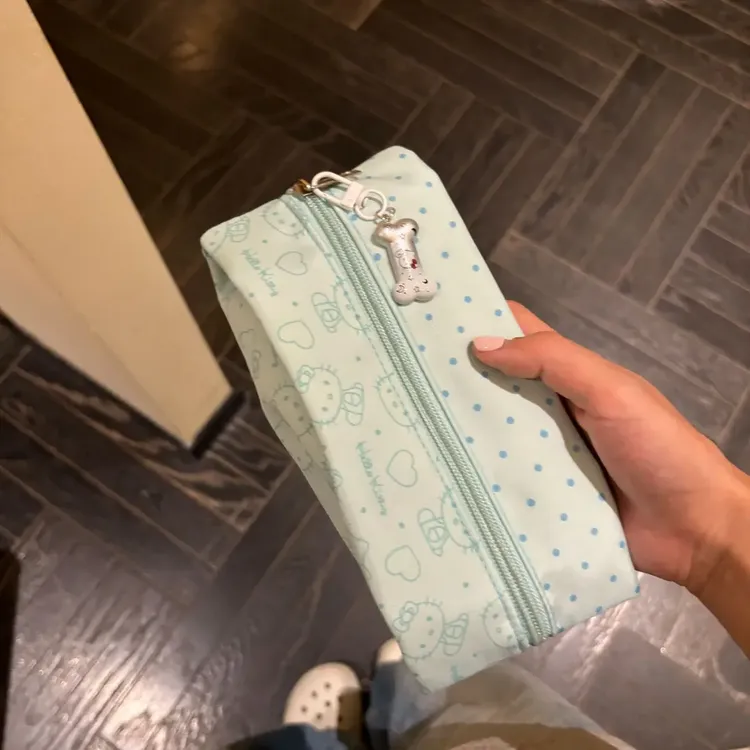 可爱薄荷曼波kitty波点笔袋便携收纳包化妆包上课小包包大容量s