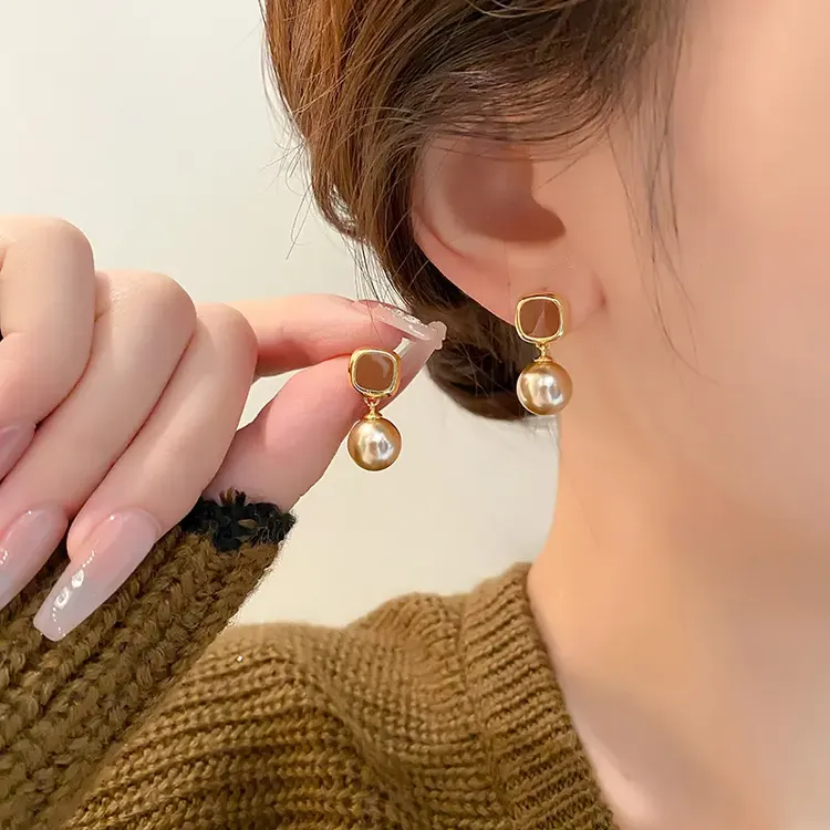 合金耳饰 美拉德耳环女轻奢高级感耳钉爆款春夏女人味小众耳饰