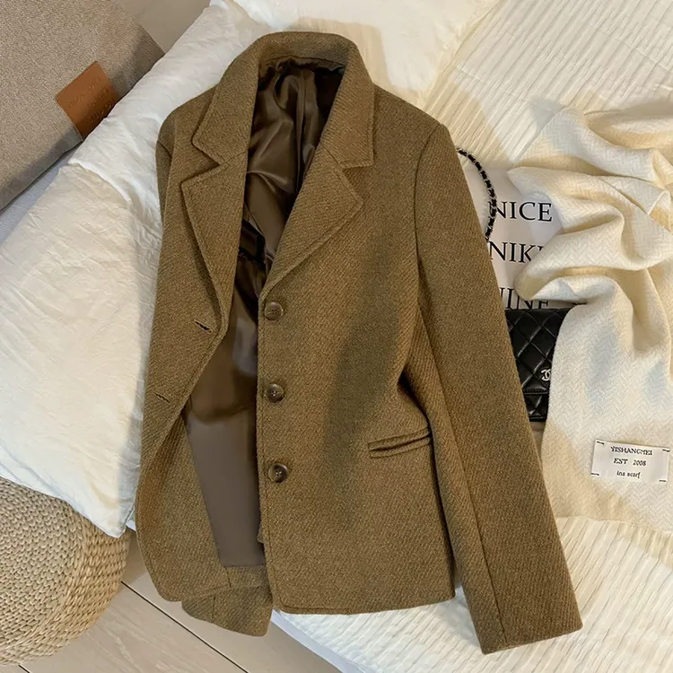 驼色温柔慵懒短款毛呢西装外套女2025秋冬新款小个子超好看小西服