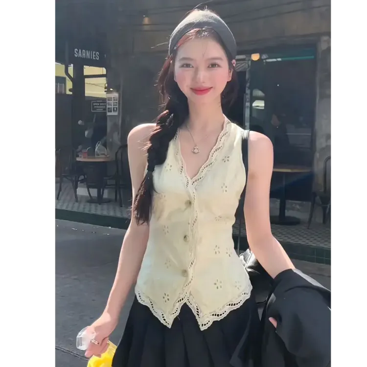洋气衣服吊带背心女2025夏季新款法式气质镂空短款V领无袖上衣