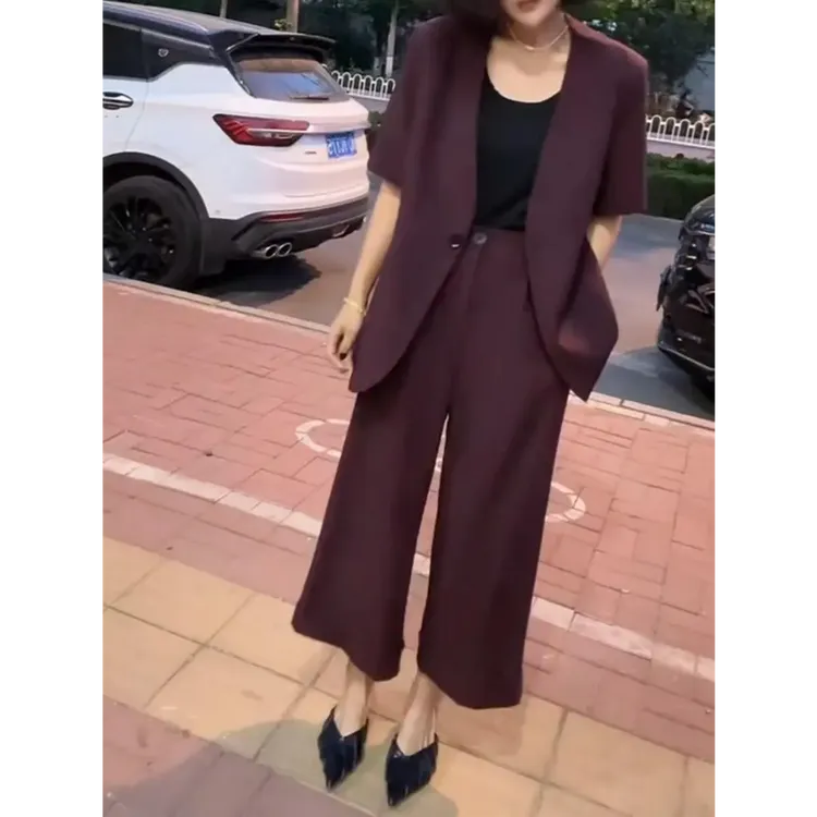 【小芋专属】大码拉菲红短袖西服两件套胖mm薄款西装九分阔腿裤套装