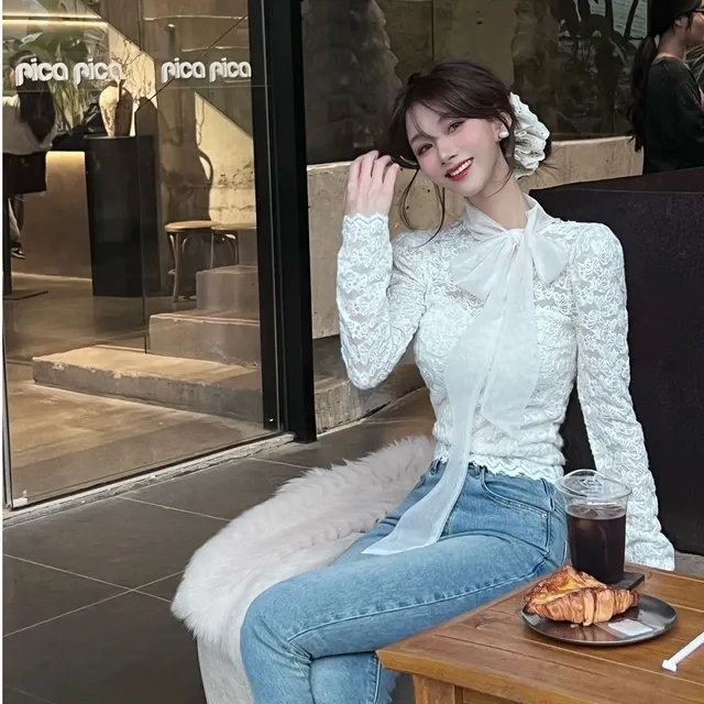 法式名媛气质甜美蝴蝶结系带长袖蕾丝衫女2025秋冬新款温柔风上衣