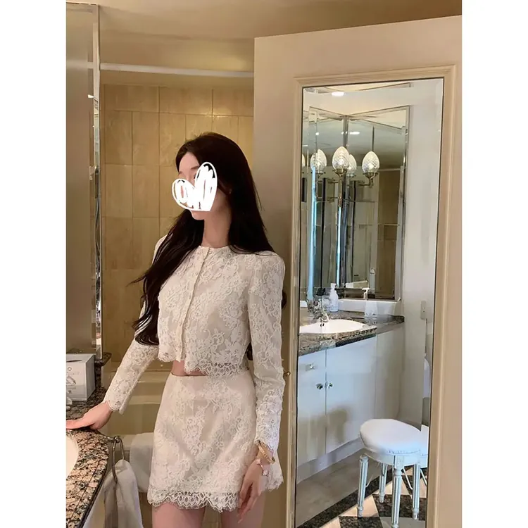 小香风套装女秋装千金名媛重工立体蕾丝圆领盘扣上衣半身裙两件套
