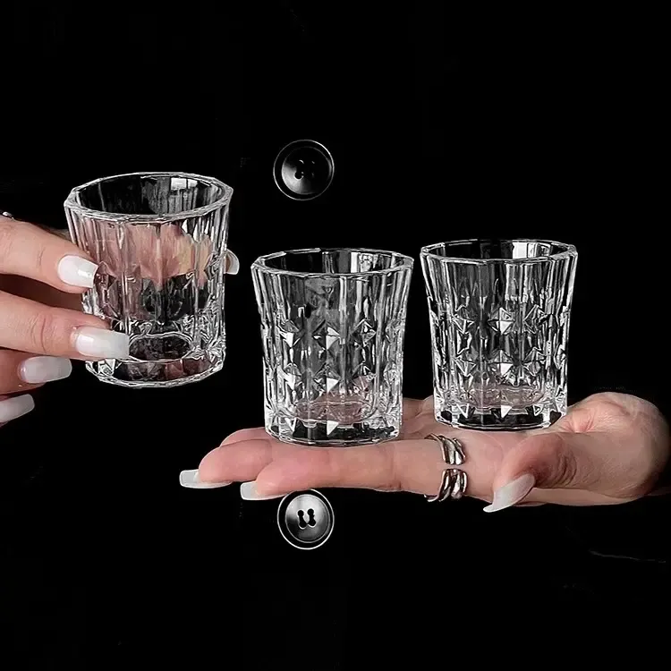 【8只装】钻石菱形白酒杯分酒器家用玻璃酒具高档烈酒杯酒盅Q885