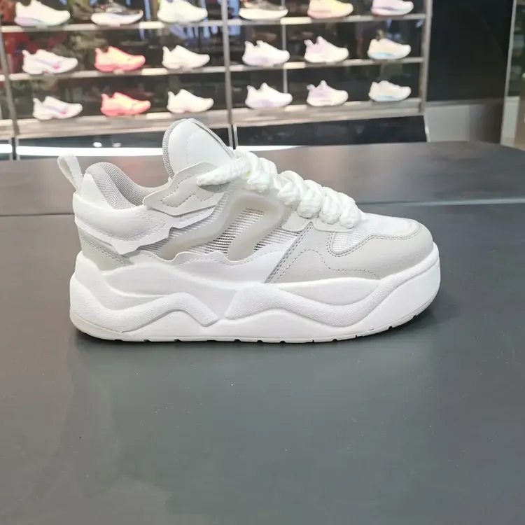 安踏大面包女板鞋时尚秋季流光风百搭舒适潮流复古风运动风板鞋