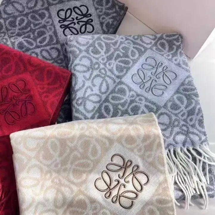 秋冬几何印花围巾加厚双面披肩保暖百搭女款经典款轻奢女士