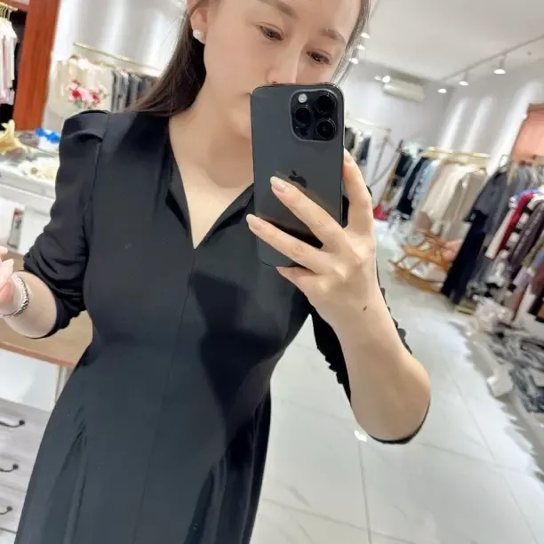 秋季福利款V领修身收腰显瘦连衣裙