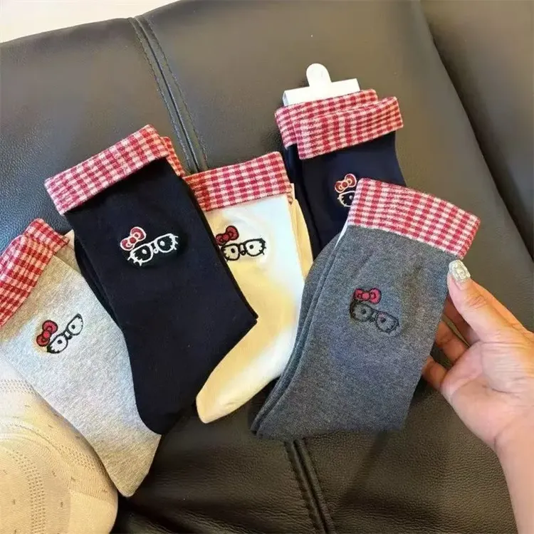 2025春秋百搭新潮品猫咪蝴蝶结撞色中筒袜袜子女大眼镜红格子袜s