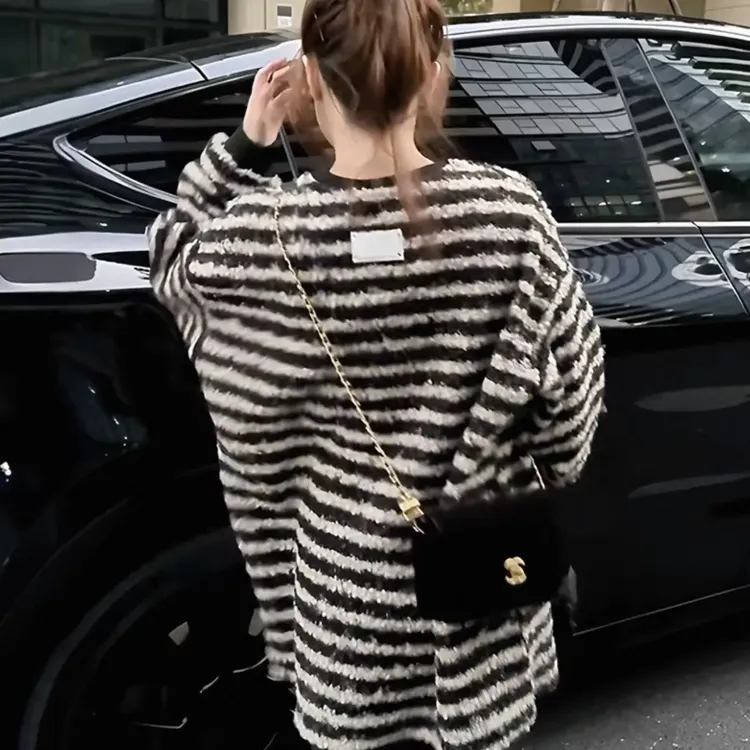 慵懒风黑白条纹卫衣女秋冬颗粒绒加厚宽松圆领打底衫