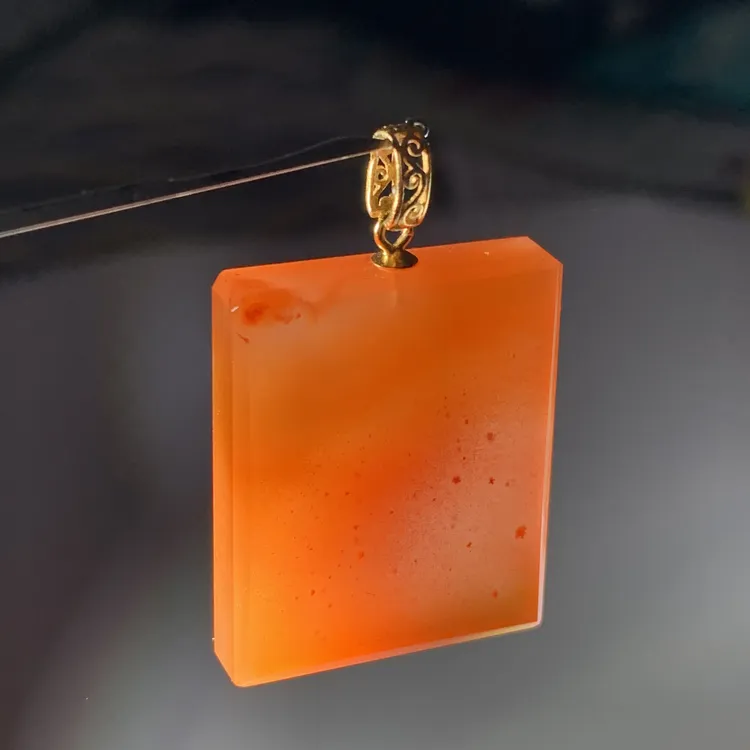 保山   冰红方牌吊坠时尚百搭简约