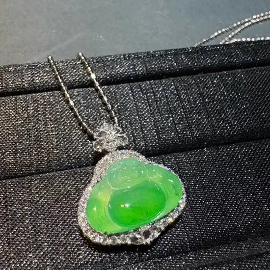 天然缅甸A货翡翠 高冰阳绿佛公吊坠