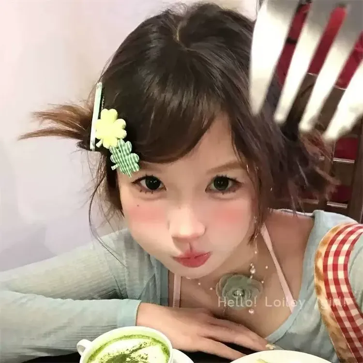 小众水果古早风绿色四叶草立体布艺发卡甜美少女碎发刘海边夹头饰