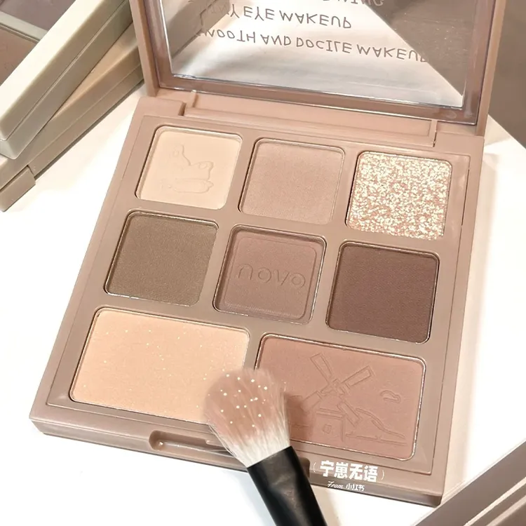 novo八色眼影盘低饱和灰粉色珠光综合一体盘哑光大地色适合淡妆