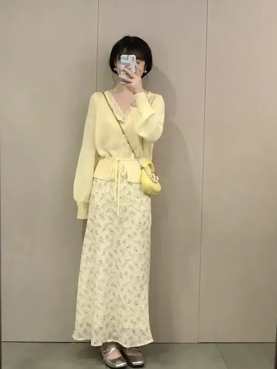秋季新款多巴胺穿搭黄色长袖开衫独特漂亮收腰裙子碎花半身裙套装