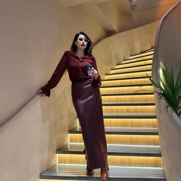 sude蕾丝衬衫皮裙套装