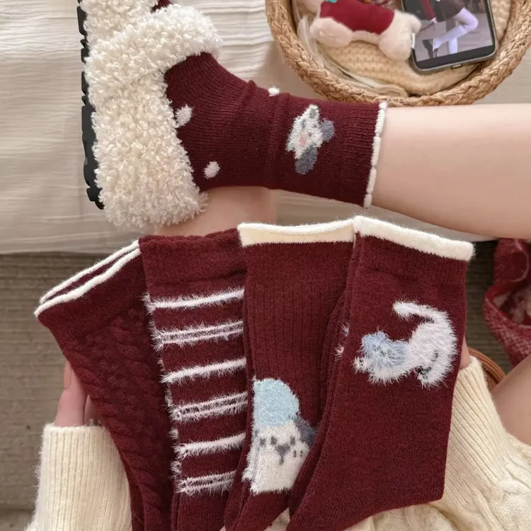「唐舍庄园」限定款新年本命年红色中筒袜秋冬款加厚保暖可爱条纹袜