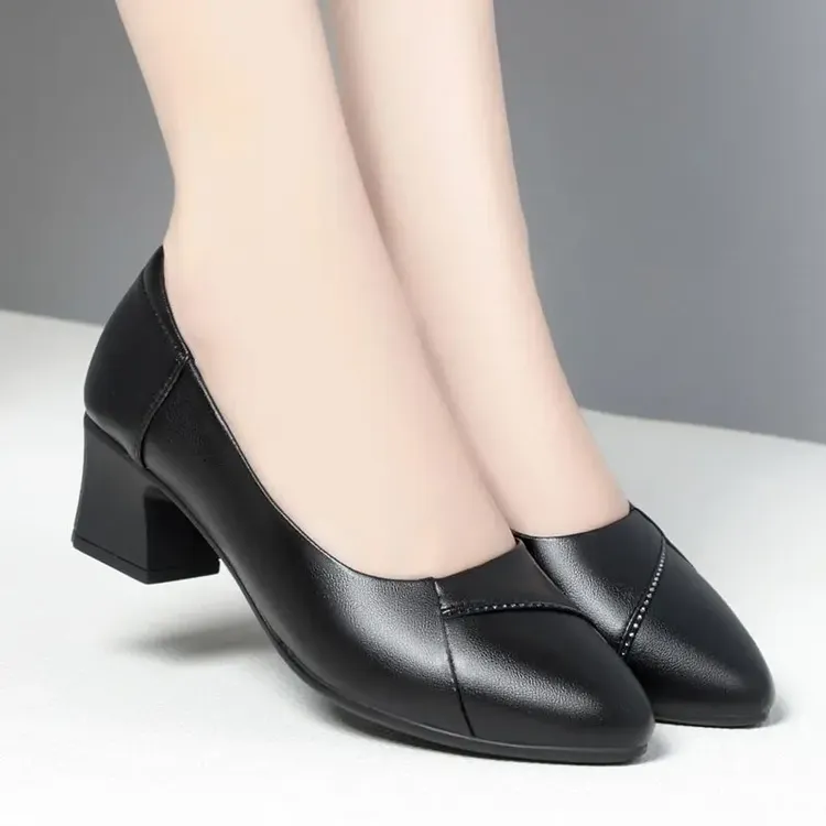 中跟真皮女鞋头层牛皮软底软面软皮上班工作鞋粗跟单鞋黑色妈妈鞋