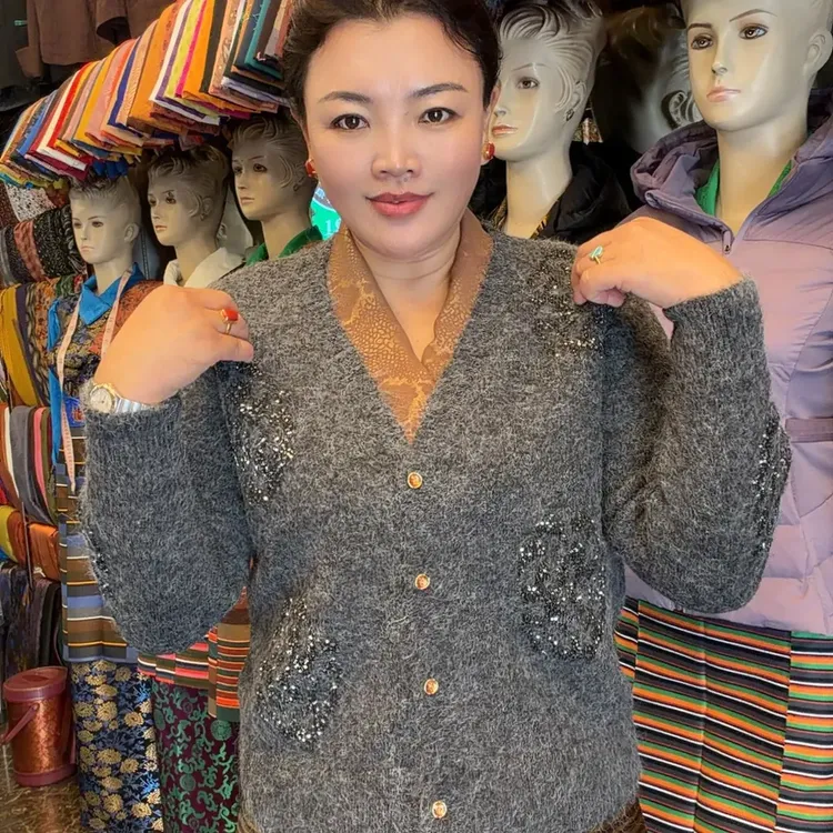 常规复古女针织民族风秋上衣圆领厚款极简风毛针织衫